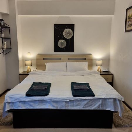 Central & Comfy, Peaceful Apt In Яш Екстериор снимка