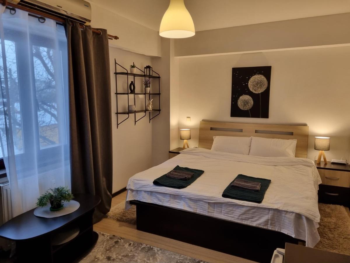 Central & Comfy, Peaceful Apt In Яш Екстериор снимка