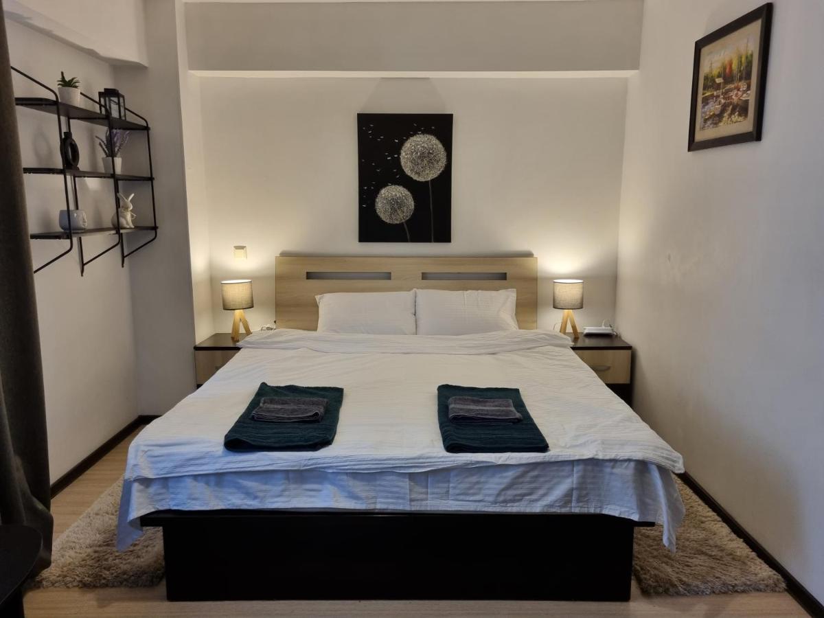 Central & Comfy, Peaceful Apt In Яш Екстериор снимка