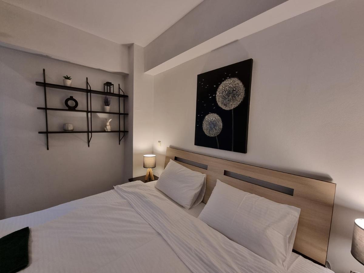 Central & Comfy, Peaceful Apt In Яш Екстериор снимка