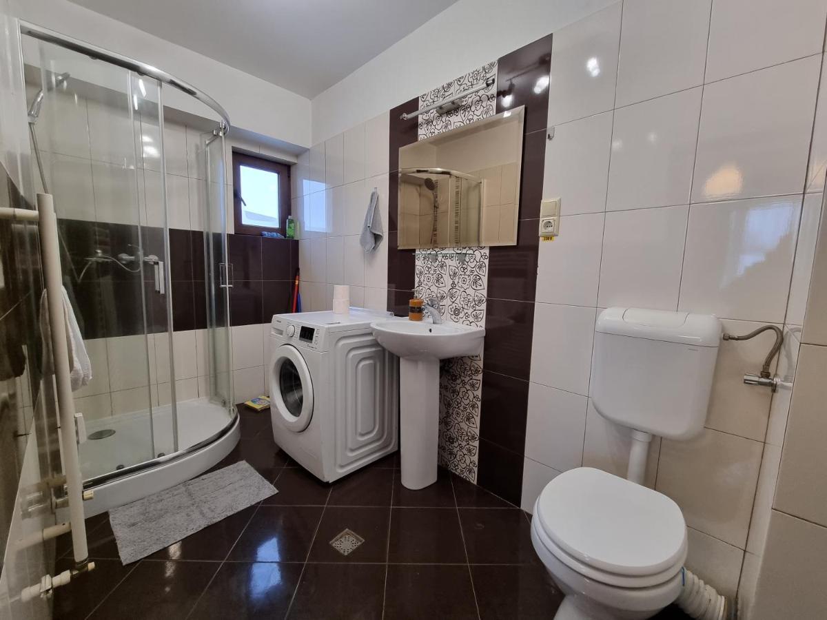 Central & Comfy, Peaceful Apt In Яш Екстериор снимка