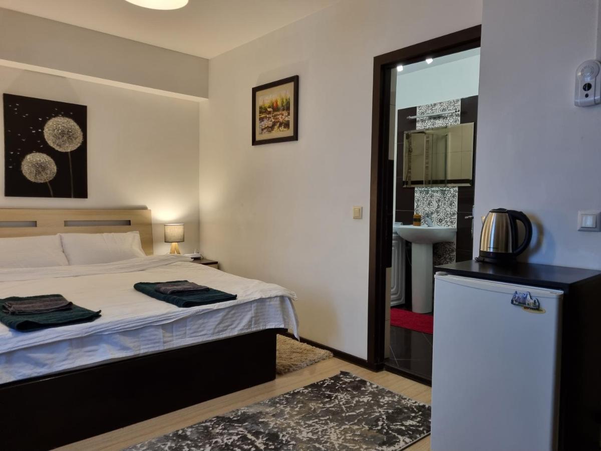 Central & Comfy, Peaceful Apt In Яш Екстериор снимка